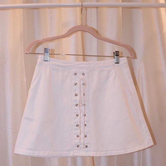 Sadie & Sage Dresses & Skirts - SADIE & SAGE LACE UP WHITE SKIRT
